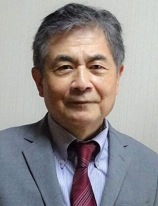 松村暢隆（まつむら・のぶたか）関西大学名誉教授京都大学文学部卒業、京都大学大学院文学研究科心理学専攻博士課程修了、文学博士。2020年度まで関西大学文学部教授。専門は発達・教育心理学、才能教育、2E教育。文科省「特定分野に特異な才能のある児童生徒に対する学校における指導・支援の在り方等に関する有識者会議」の委員を務めた（21〜22年）。1990年代よりアメリカの才能教育の研究を行い、近年とくに2Eなど「困っている才能のある子」の指導・支援に探求の重点をおいている。主な著書に『才能教育・2E教育概論』（東信堂）、『2E教育の理解と実践』（編・金子書房）、『認知的個性』（共編・新曜社）、『本当の「才能」見つけて育てよう』（ミネルヴァ書房）など（写真：松村氏提供）
