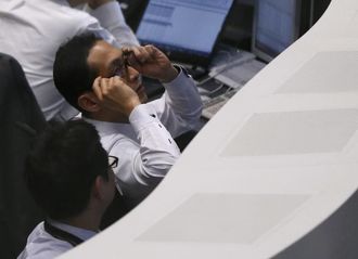 前場の日経平均は627円安､米関税方針で急落