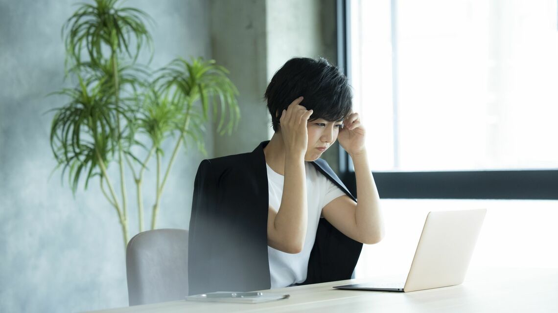 1日に集中できる時間は決まっていますが、その時に最大のパフォーマンスを発揮するには雑念を振り払うことが重要です(写真:Ushico/PIXTA)