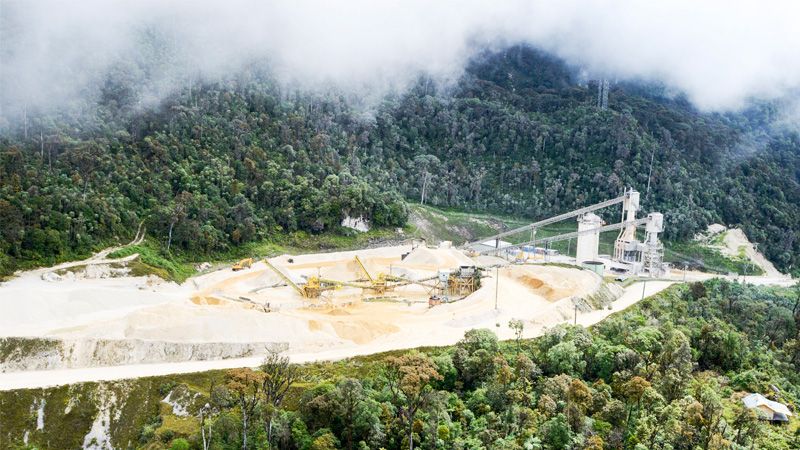 パプアニューギニアのポルゲラ鉱山では、採掘権をめぐる政府と採掘会社の対立が深まっている（写真は採掘会社BNLのウェブサイトより）