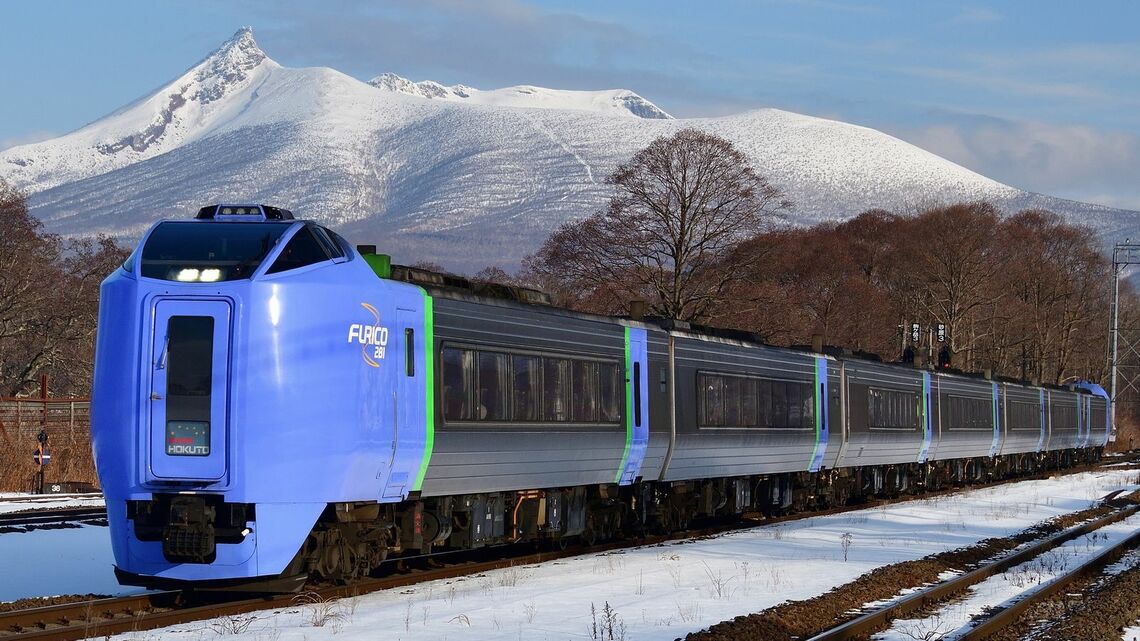 JR北海道の特急列車。料金制度を知って工夫するとお得に利用できる（写真：川村恵司／PIXTA）