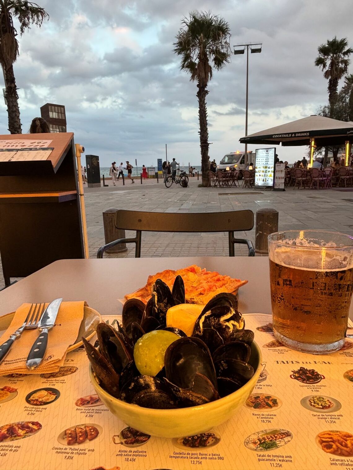 ビーチ沿いのレストラン
