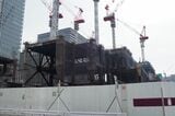 建設が進む再開発ビル。完成すればこの地下にバスターミナルのCエリアが入る（筆者撮影）