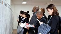 売り手市場でも就職できない留学生 就職率は約3割