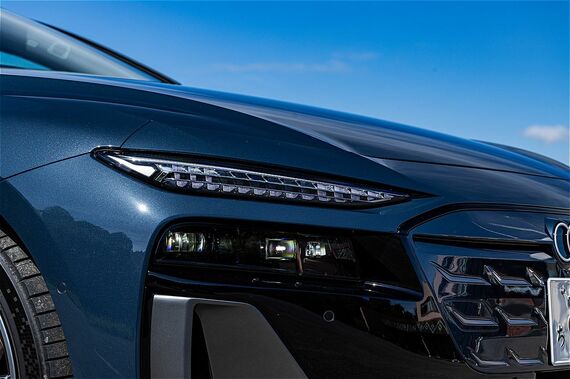 A6アバントe-tronのヘッドライトまわり