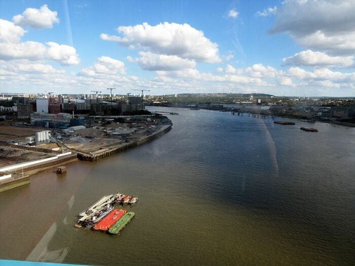 ロープウェー最高地点からのテムズ川の眺め