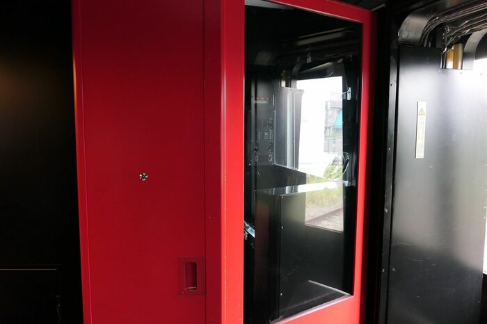 連結時はこのようにして運転室を仕切る