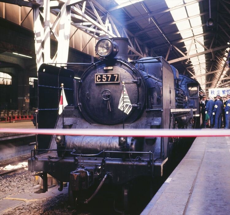 画像 | 鉄道写真家が振り返る「開業150年」の長い道のり 100周年 画像 | 鉄道写真家が振り返る「開業150年」の長い道のり 100周年