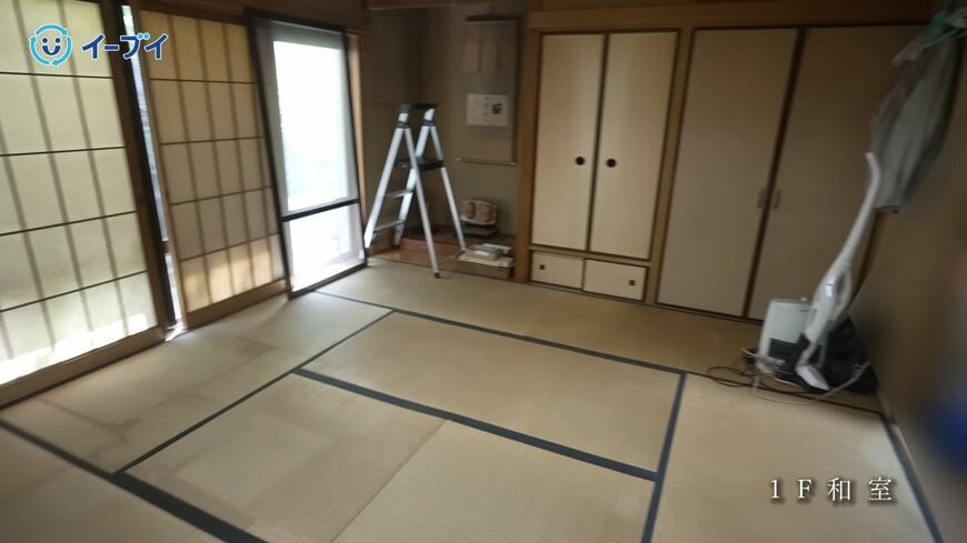 すっかりきれいになった和室（写真：「イーブイ片付けチャンネル」より）