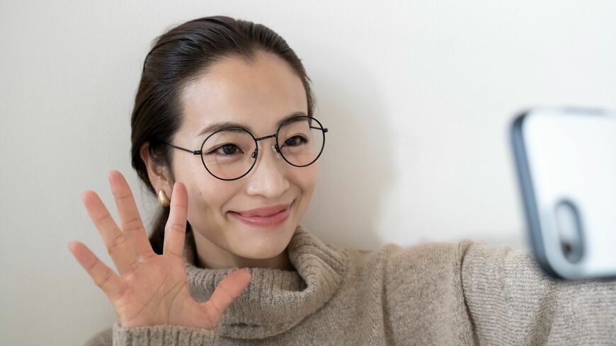 「スマホ認知症」の実態とは（写真：Eri／PIXTA）