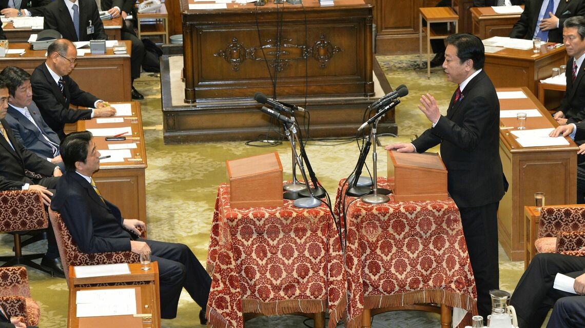 安倍氏と野田氏の党首討論