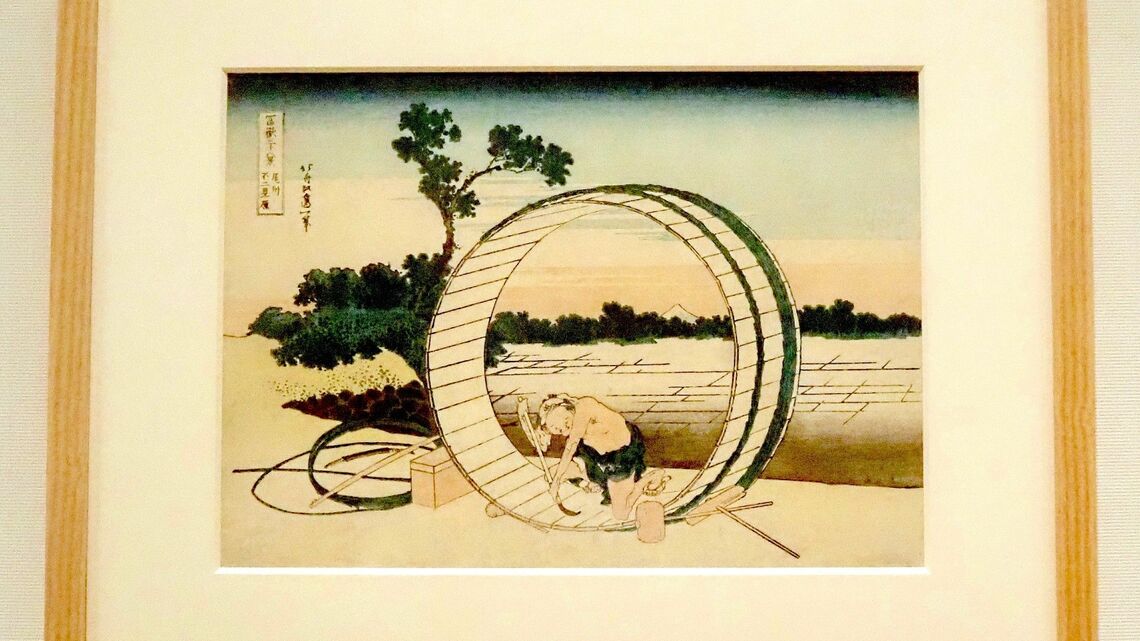 葛飾北斎「冨嶽三十六景 尾州不二見原」すみだ北斎美術館蔵（前期展示）展示風景（撮影：小川敦生）