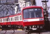 旧600形の後継として1982年にデビューした2000形（撮影：南正時）