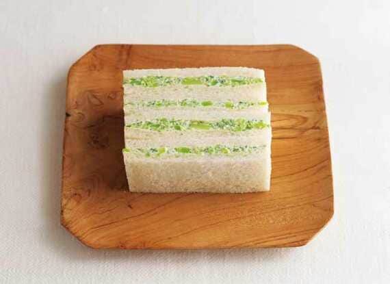 ブロッコリーとクリームチーズのサンドイッチ