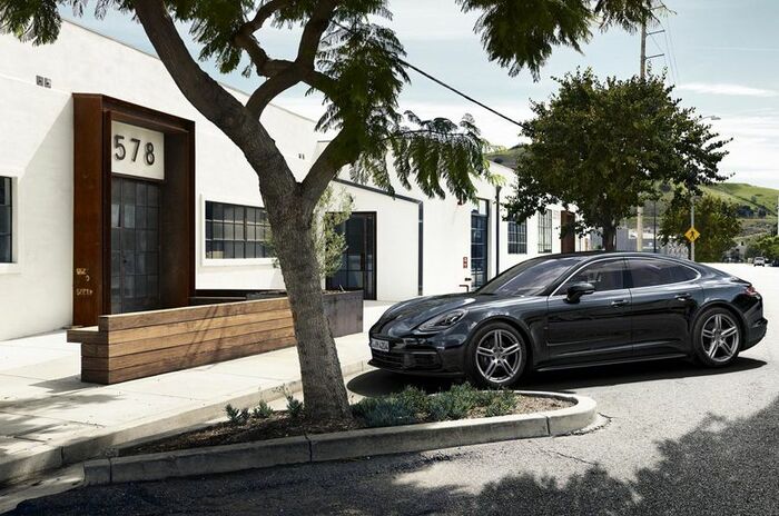 ポルシェ パナメーラ エグゼクティブ｜Porsche Panamera Executive