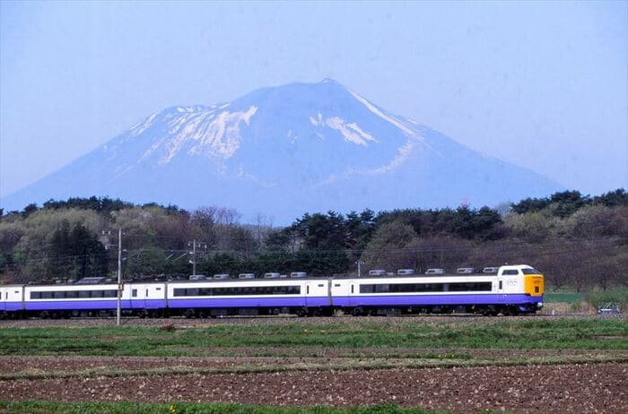 リニューアルされた485系の「はつかり」