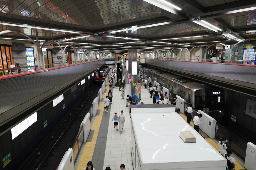 北大阪急行の千里中央駅は地下2階にホームがある（撮影：伊原薫）