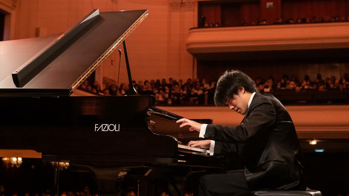 2021年大会ではカナダのブルース・リウ氏がファツィオリを操り、優勝を飾った（写真：ファツィオリ）