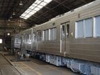 改造中の新型車両20100形