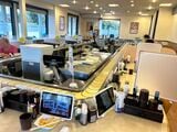 『元気寿司 青柳店』の内観その２（写真：筆者撮影）