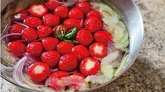 予約の取れない韓国料理教室が教える｢水キムチ｣