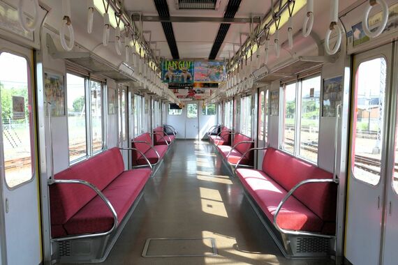 近鉄2610 ロングシート 現在 車内