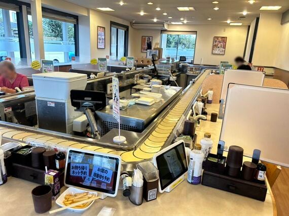 『元気寿司 青柳店』の内観