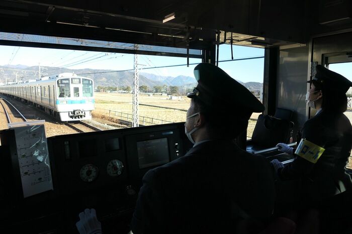 上り列車に添乗して新松田駅を目指す