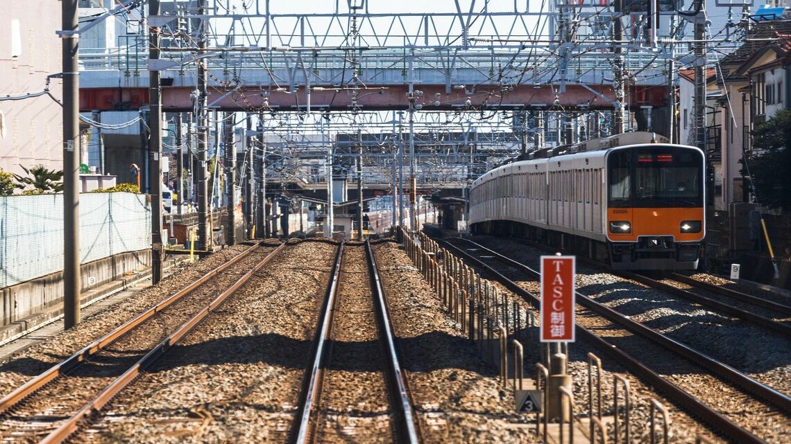 東武東上線の和光市駅と志木駅の間は複々線になっている（撮影：鼠入昌史）