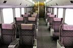 グリーン車の座席。奥に「DXグリーン」がある