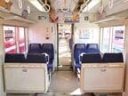 車端部は3扉化後もクロスシートのまま
