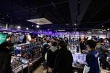スタジアム内のショップはさながら欧州のスタジアムのよう ©GAMBAOSAKA