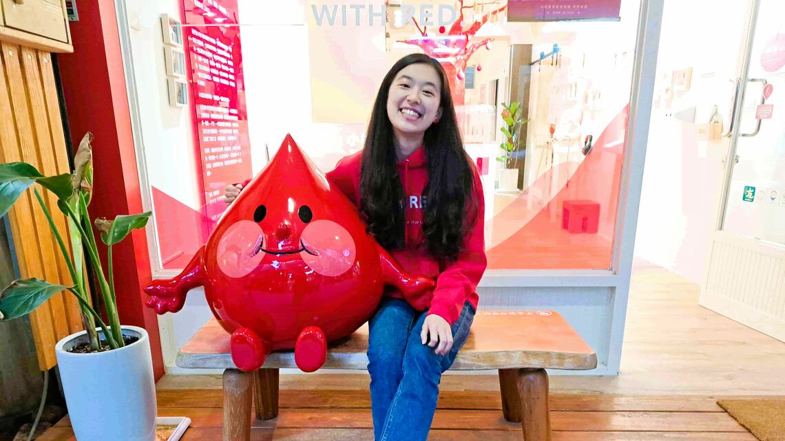 創設した「小紅厝月経博物館」とヴィヴィ・リンさん（写真・栖来ひかり）