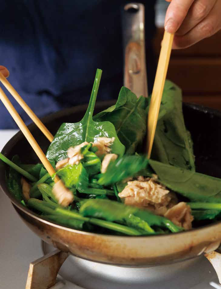 大庭さんの料理風景