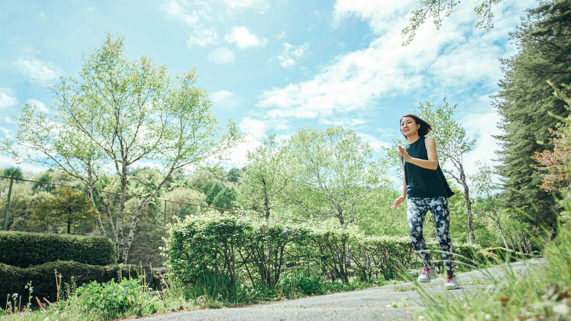 季節や風の気持ちよさが感じられる屋外のランニング。脳内でもさまざまな「よい」変化が起こっているようです(写真:buritora/PIXTA)