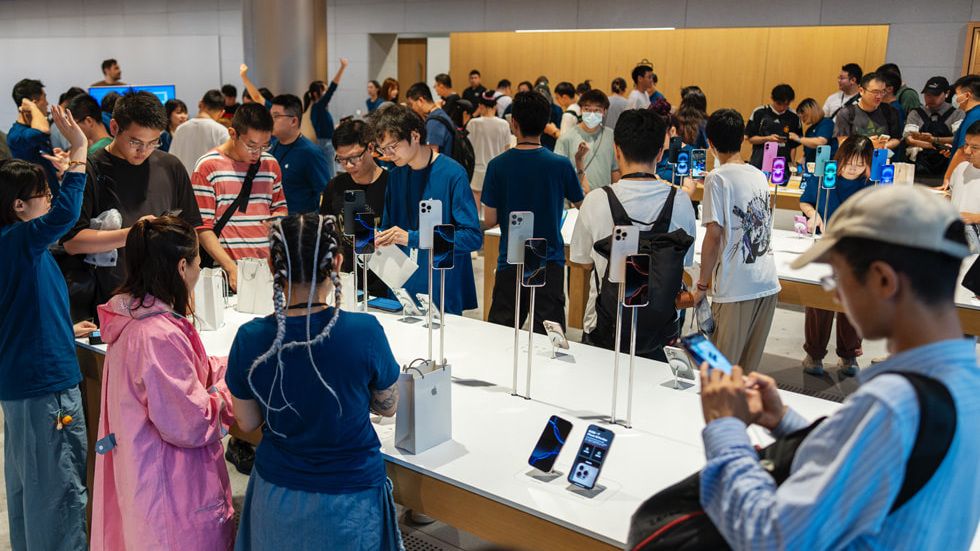 iPhoneの上位機種は価格が6000元を超えるため補助金の対象にならない。写真は上海市のアップルストアの店内（同社ウェブサイトより）