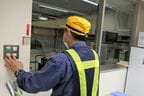 早雲山駅からケーブルカーが発車する