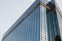 スタッフサービスに続く台風の目はどこか