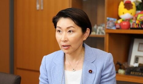 小渕優子氏が税調インナー辞任を決めた瞬間を激白｢先人の苦労を考えると､たやすく消費税減税なんて言ってはいけない｣