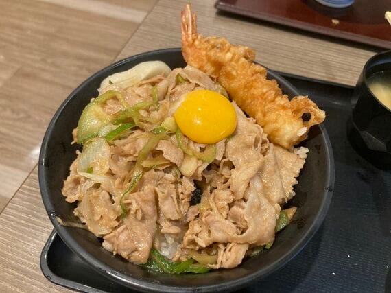 すた丼と金子半之助が夢のコラボ