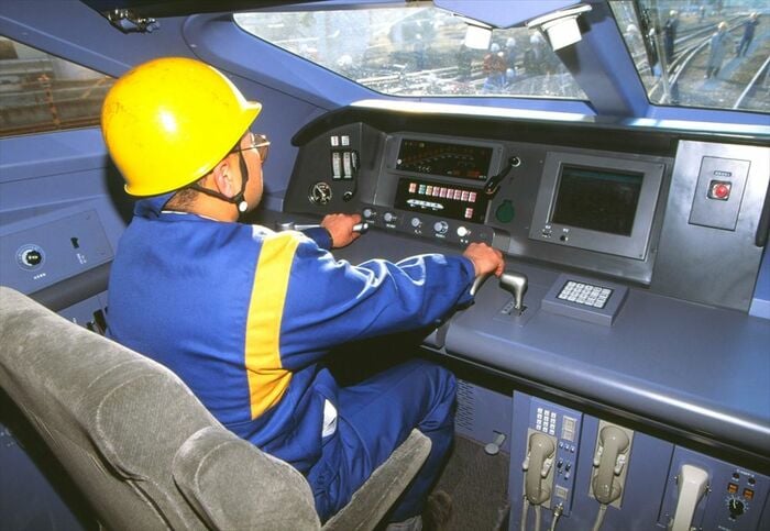 JR東海の試作車「300X」走行中の運転台