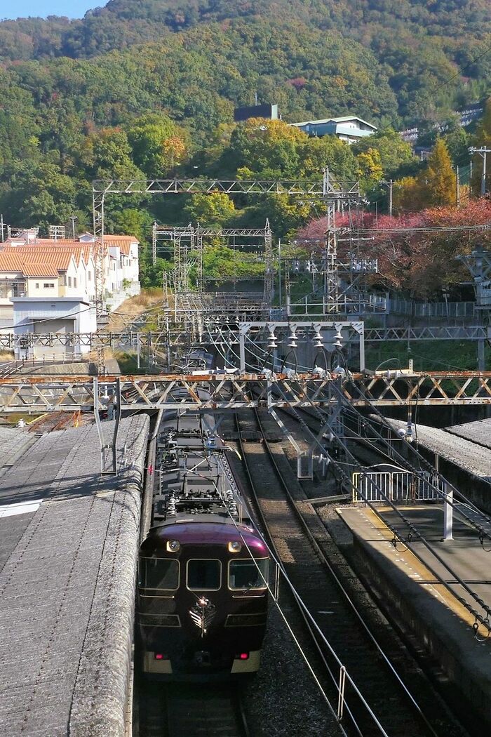 石切駅の観光特急「あをによし」