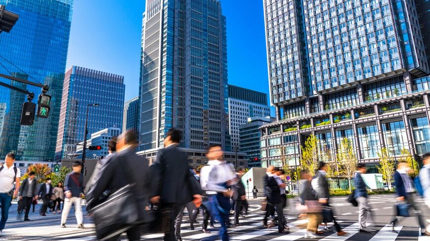 日本人の賃金が上がらない理由とは（写真：まちゃー／PIXTA）この記事の画像を見る(◯枚)