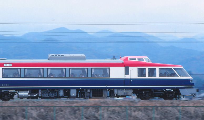 快走する「オランダ村特急」（撮影：南正時）