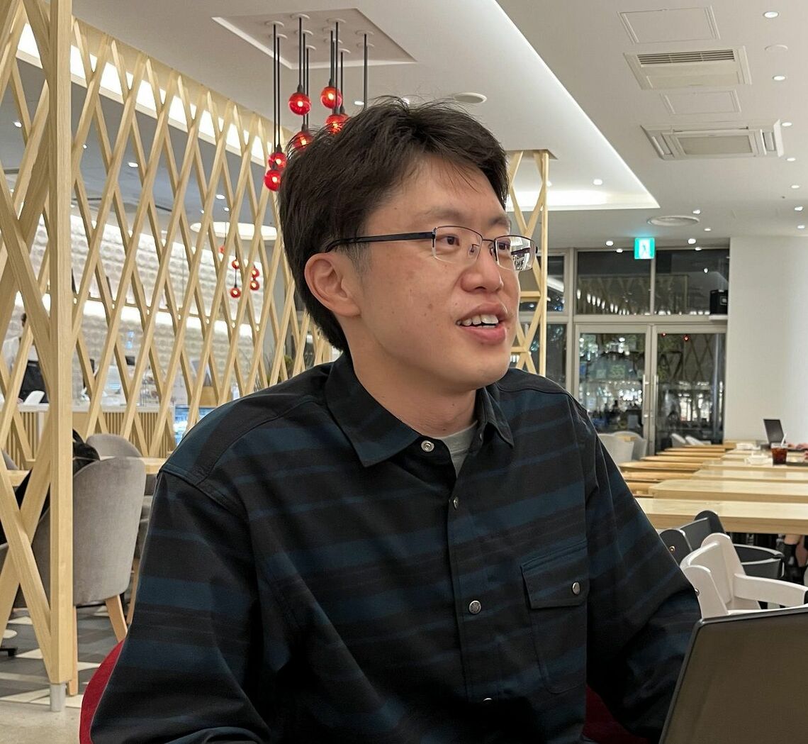 「School Rules Database」で校則を可視化しているITコンサルタントの植山良さん（写真：編集部撮影）