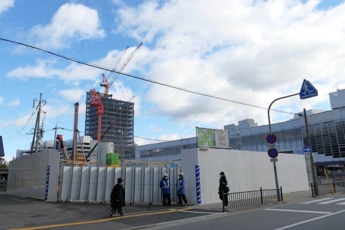 枚方市駅北口の工事現場