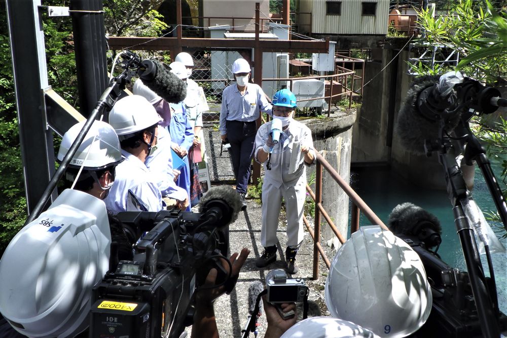 JR東海の提案した東京電力・田代ダム取水抑制案を支持する考えを表明する早川町の辻一幸町長（筆者撮影）