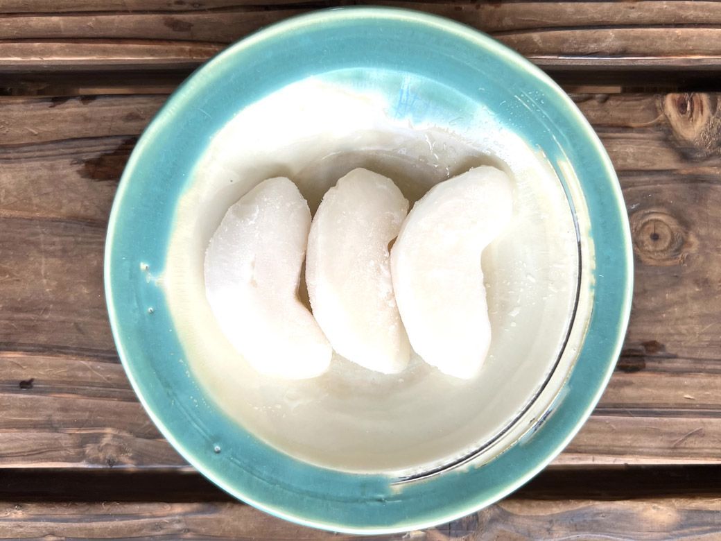 見た目はカット果物そのものだが、柔らかく食べやすい（筆者撮影）  