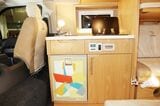 ピカソのアートともに旅を楽しめる、加藤モーターの新作キャンピングカー「パブロ」（筆者撮影）