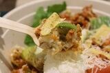 タコライスは野菜から食べ進める派の筆者であった（筆者撮影）